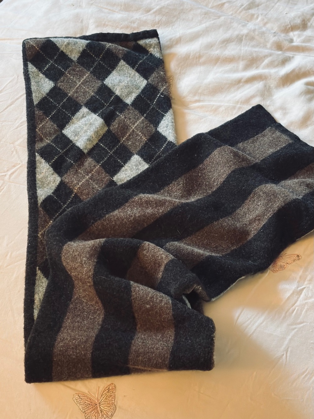 Cozy Reversible Wool-Blend Scarf in Black and Brown